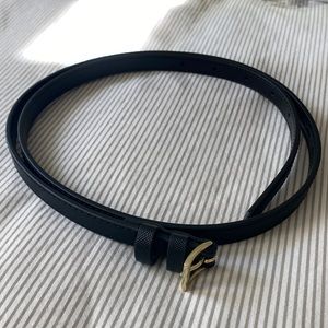Banana republic size M/41” skinny belt in black with gold hardware